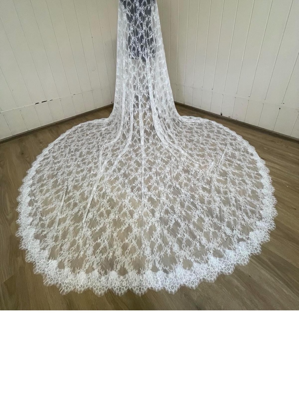 White Lace Cathedral Veil with Scalloped Edge
